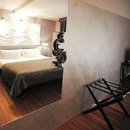 伯吉斯宫殿艺术酒店
