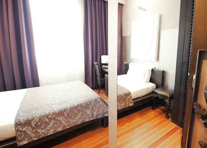 Borghese Palace Art Hotel 4*